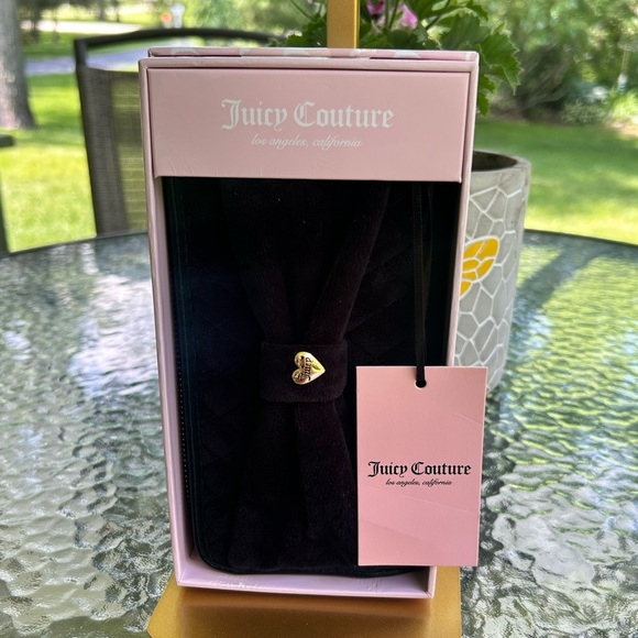 NWT-Juicy Couture Black Velvet wallet. - Picture 3 of 6